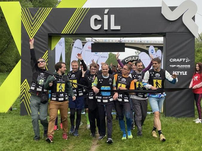 V cíli Vltava Run 2023